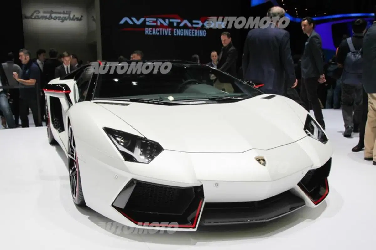 Lamborghini al Salone di Ginevra 2015 (27)