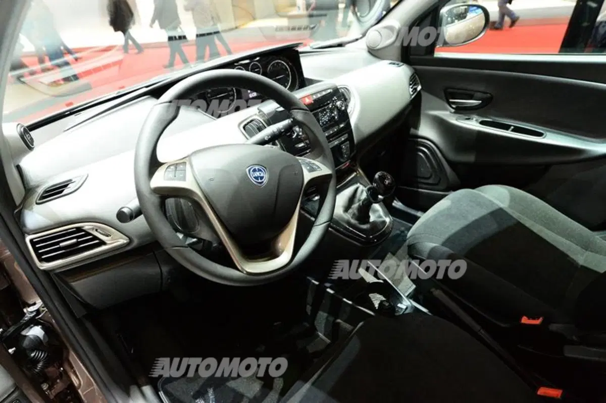Lancia al Salone di Ginevra 2015 (20)