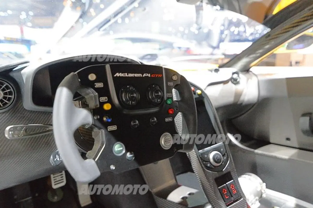 McLaren al Salone di Ginevra 2015 (17)