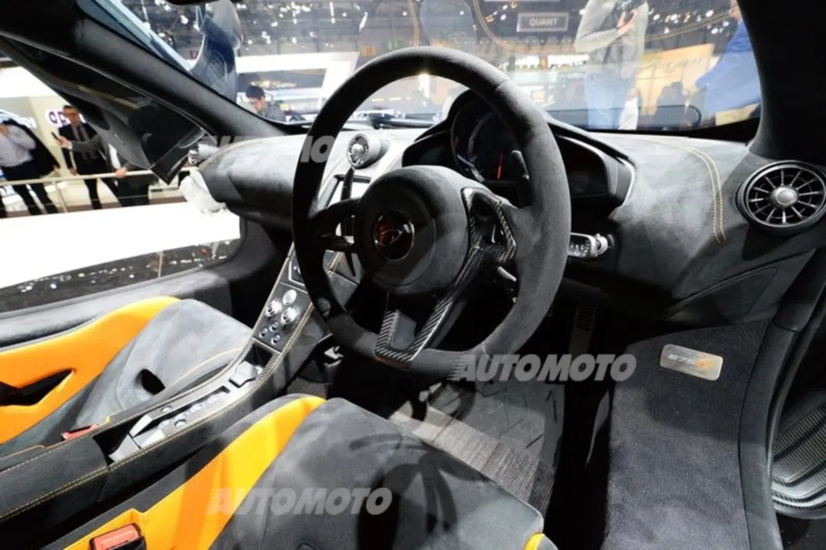 McLaren al Salone di Ginevra 2015 (32)