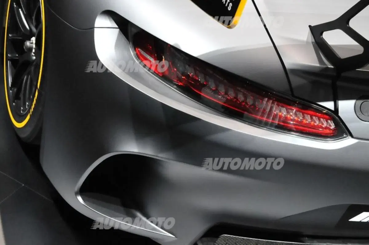 Mercedes-Benz al Salone di Ginevra 2015 (9)