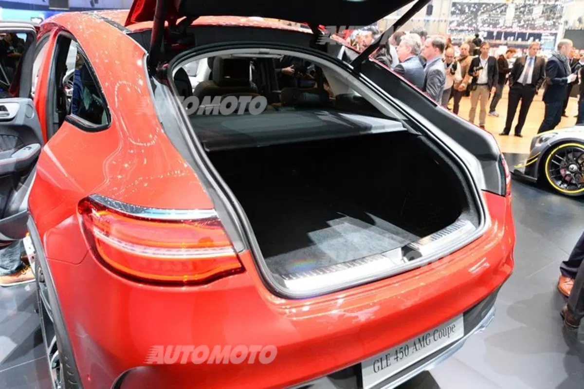 Mercedes-Benz al Salone di Ginevra 2015 (21)