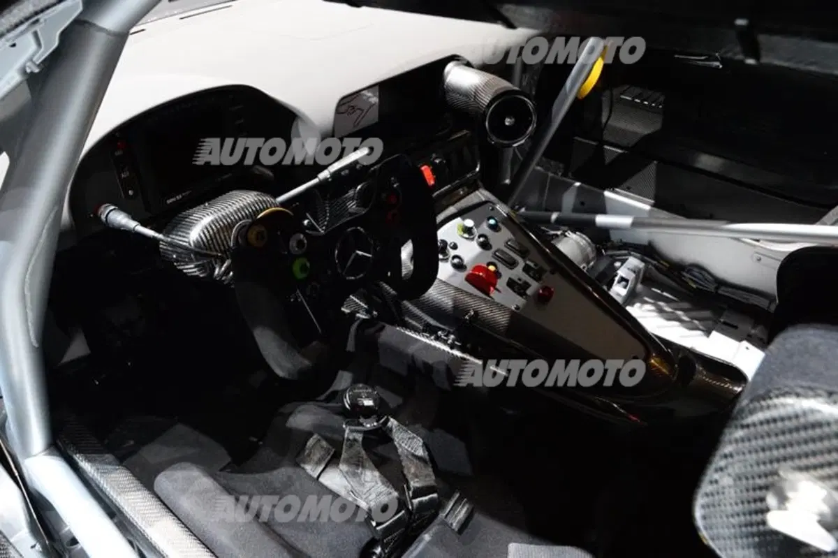 Mercedes-Benz al Salone di Ginevra 2015 (34)