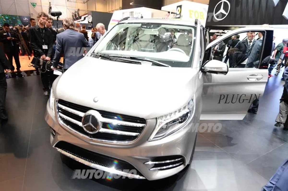 Mercedes-Benz al Salone di Ginevra 2015 (35)