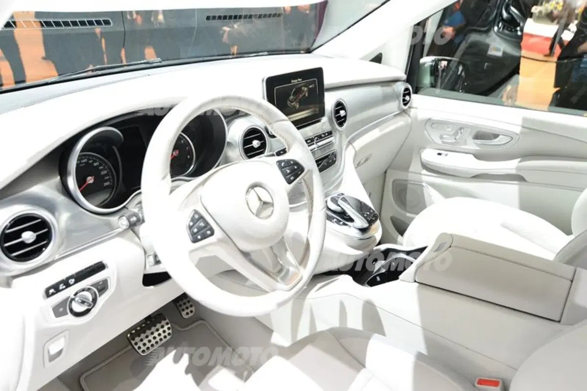 Mercedes-Benz al Salone di Ginevra 2015 (37)