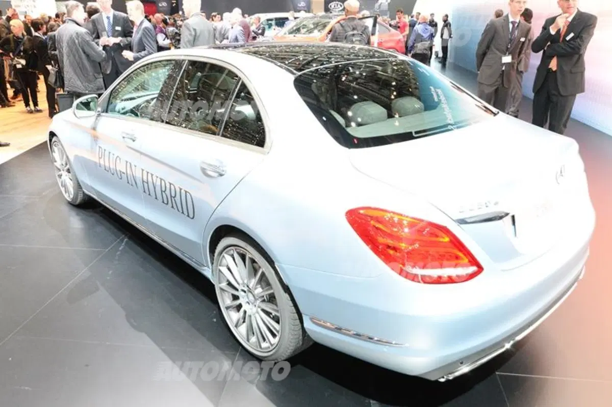 Mercedes-Benz al Salone di Ginevra 2015 (43)