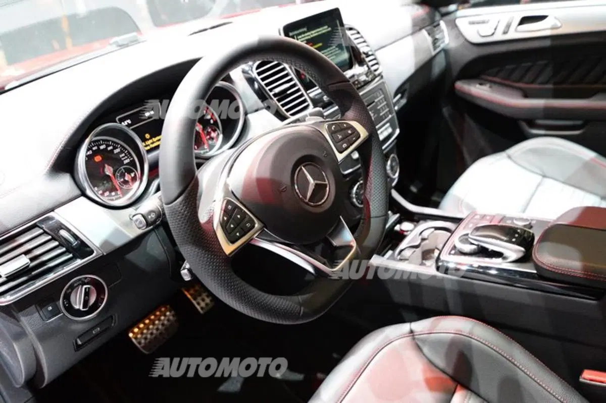 Mercedes-Benz al Salone di Ginevra 2015 (45)