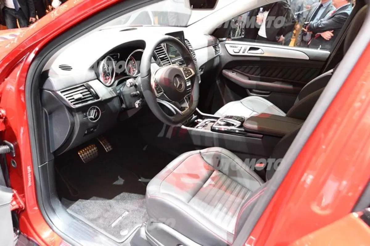 Mercedes-Benz al Salone di Ginevra 2015 (46)