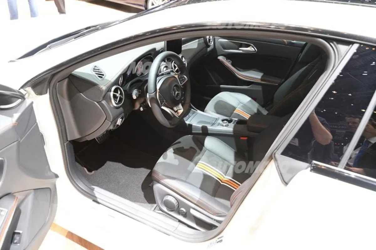 Mercedes-Benz al Salone di Ginevra 2015 (74)