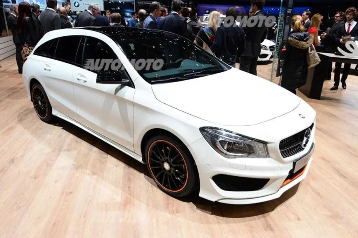 Mercedes-Benz al Salone di Ginevra 2015 (76)