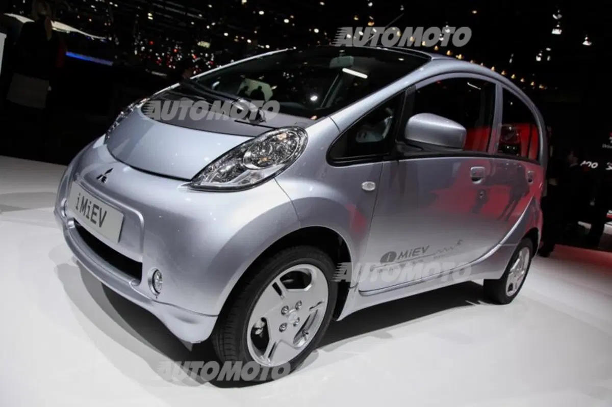 Mitsubishi al Salone di Ginevra 2015 (22)