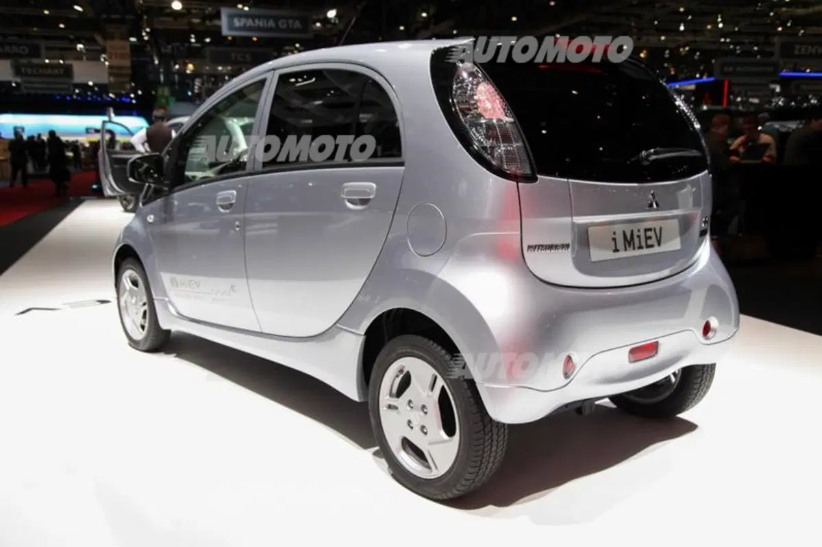Mitsubishi al Salone di Ginevra 2015 (23)