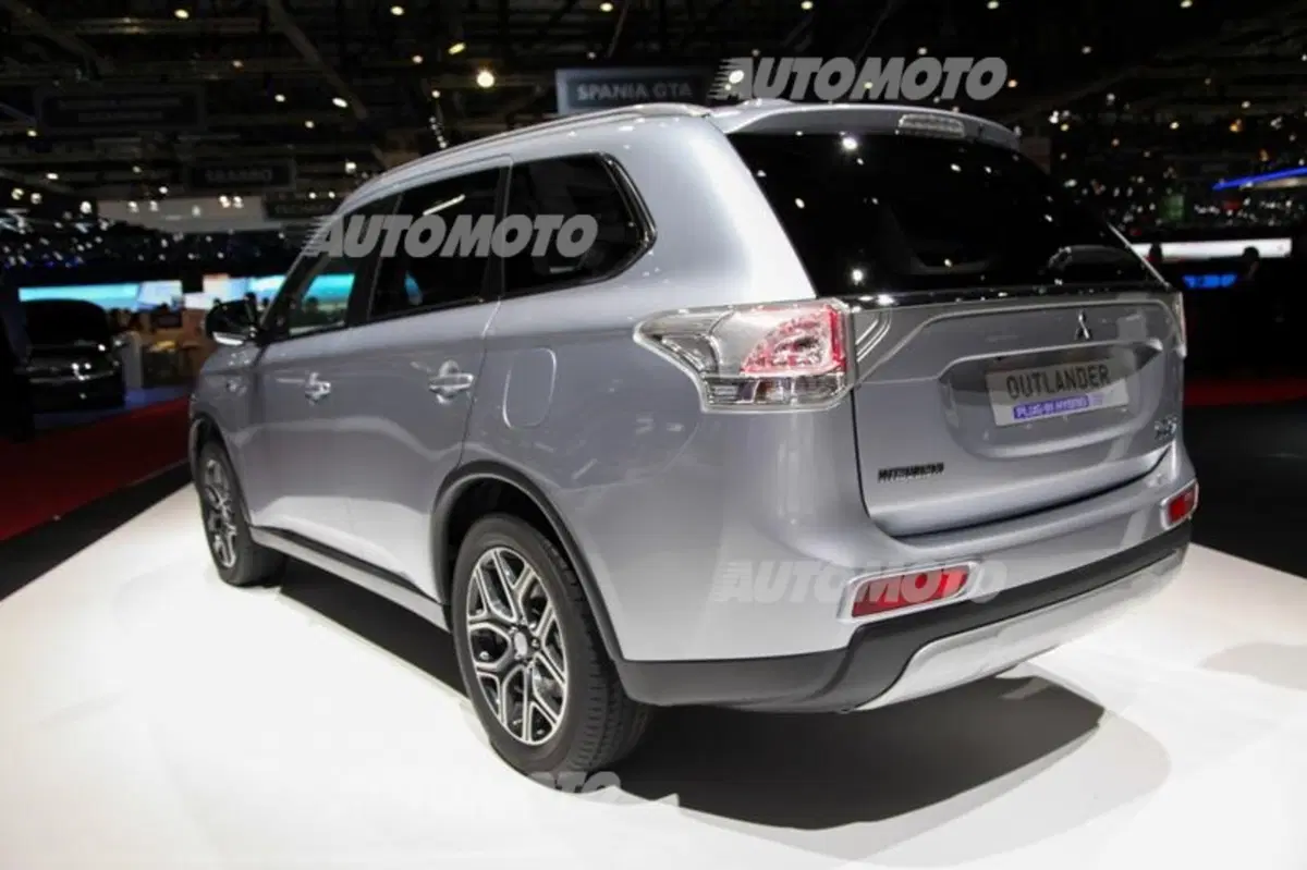Mitsubishi al Salone di Ginevra 2015 (28)