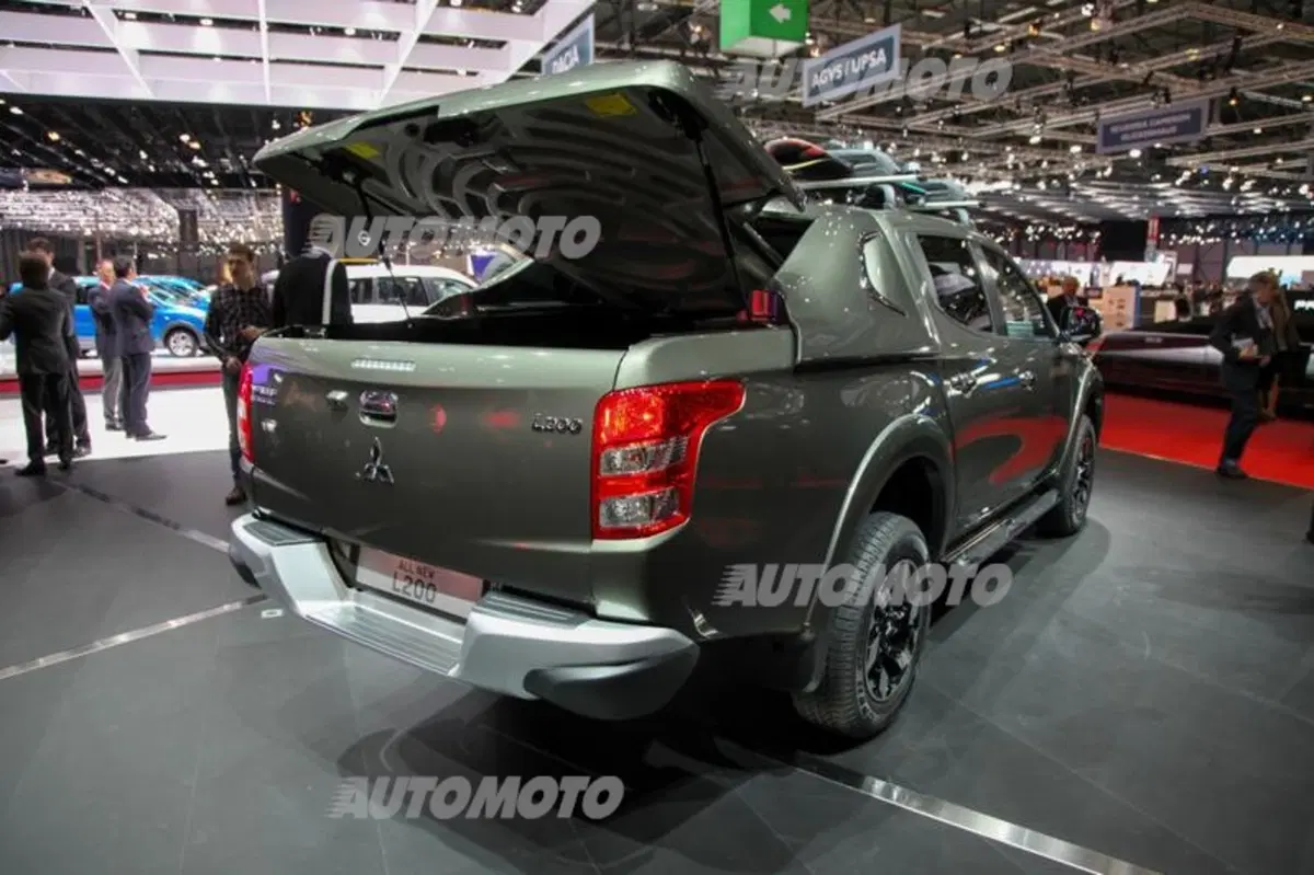 Mitsubishi al Salone di Ginevra 2015 (32)