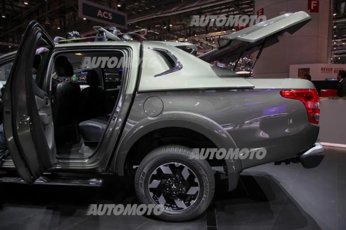 Mitsubishi al Salone di Ginevra 2015 (33)