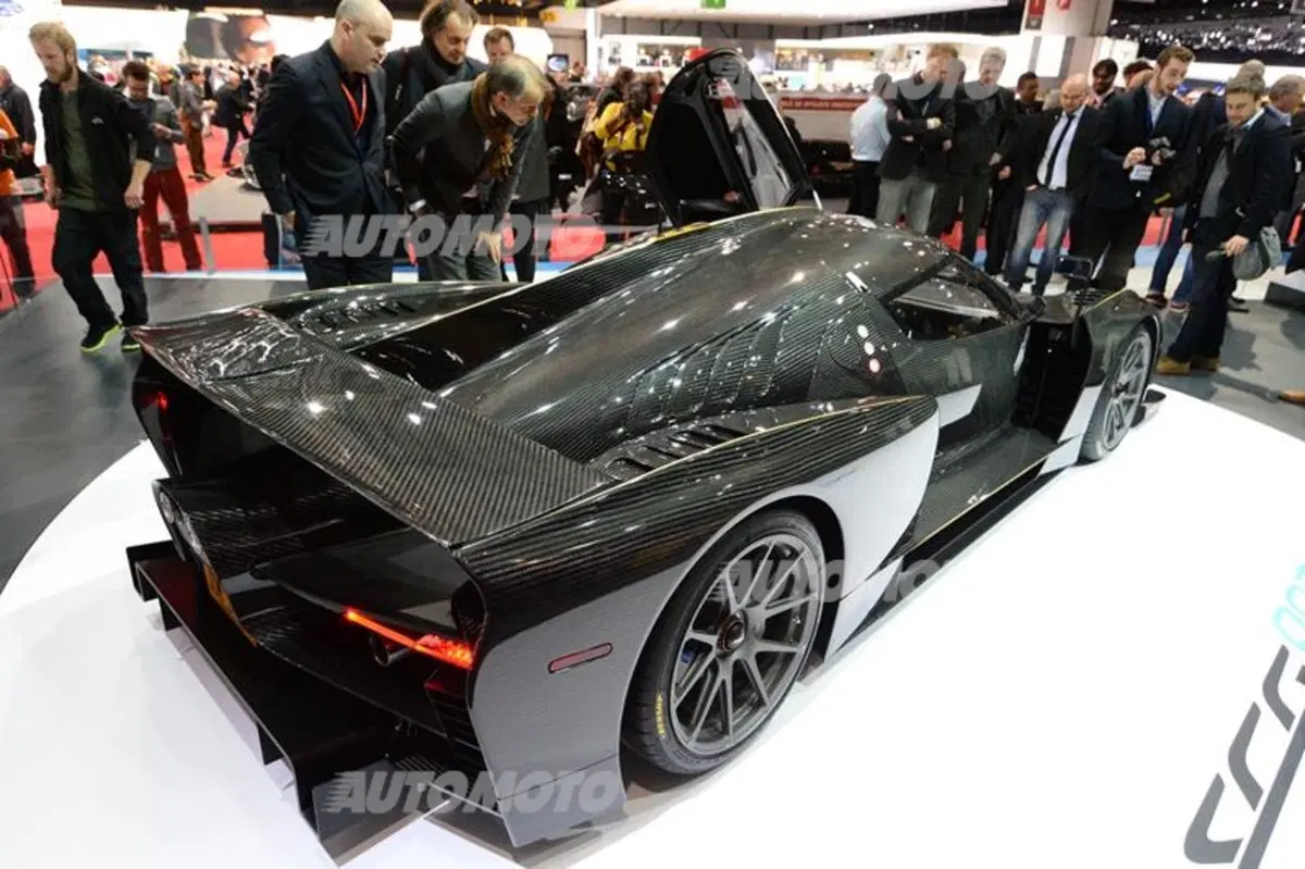 SCG 003 Stradale e Corsa: sportiva biposto da 530 cv (22)