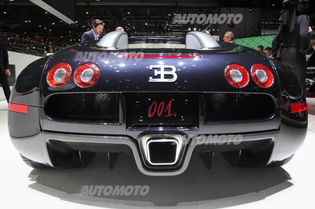 Bugatti al Salone di Ginevra 2015 (7)