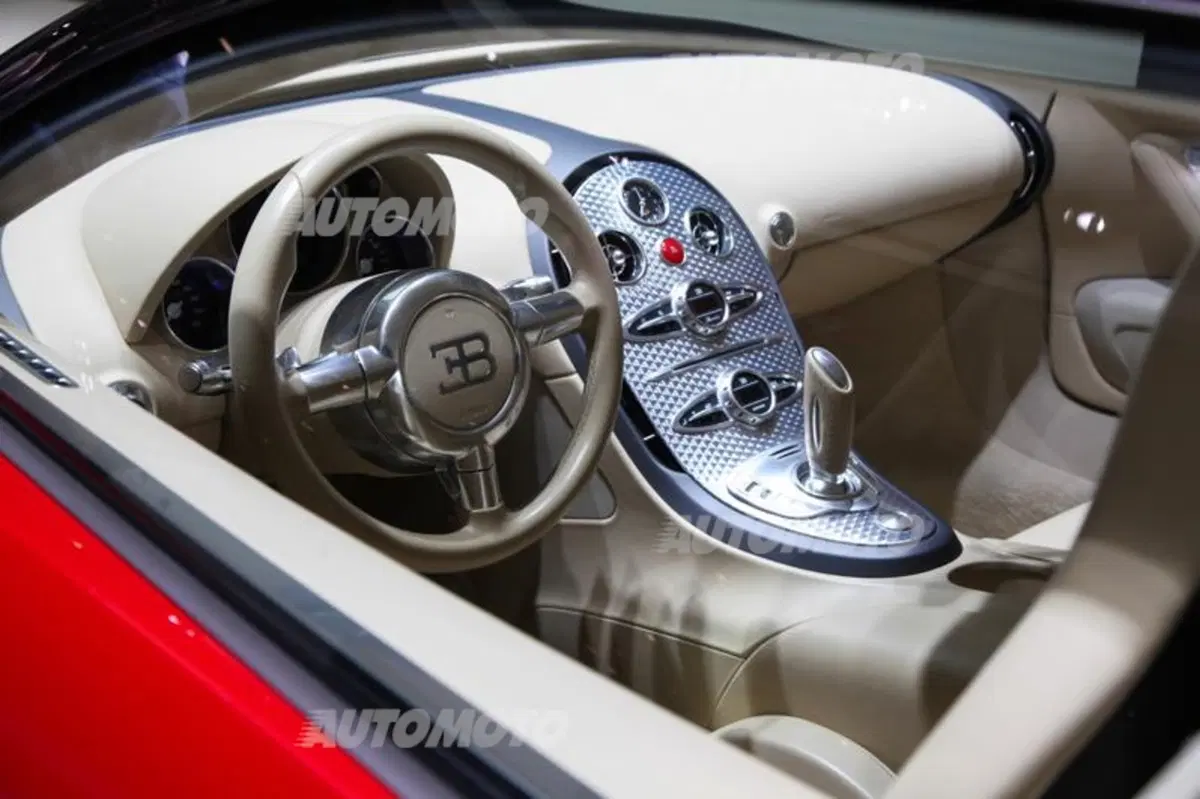 Bugatti al Salone di Ginevra 2015 (11)