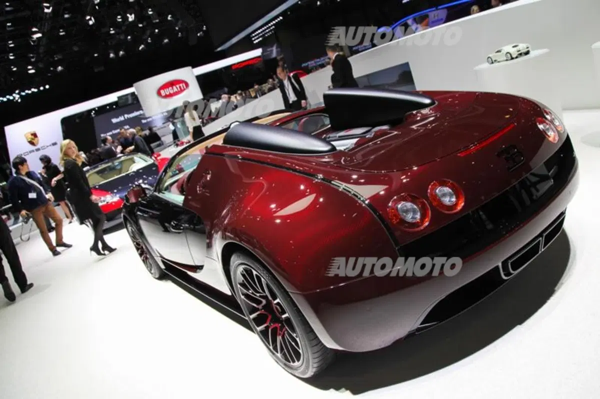 Bugatti al Salone di Ginevra 2015 (14)