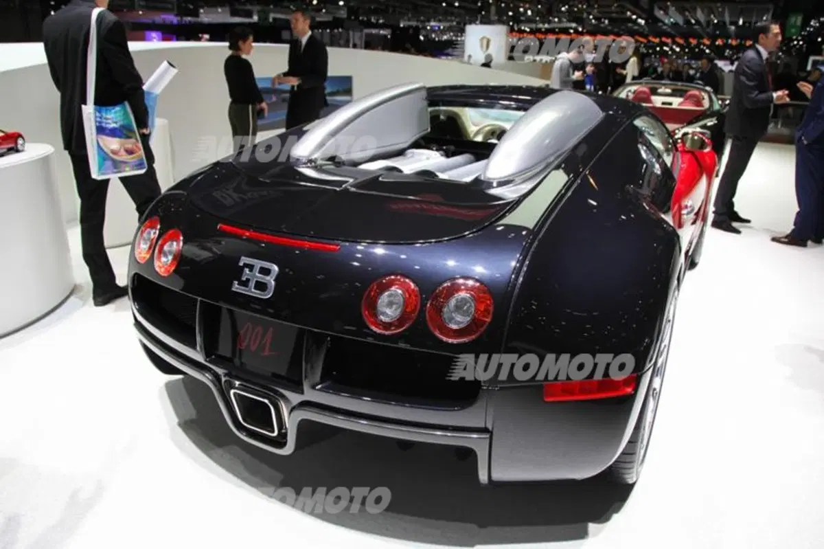 Bugatti al Salone di Ginevra 2015 (15)
