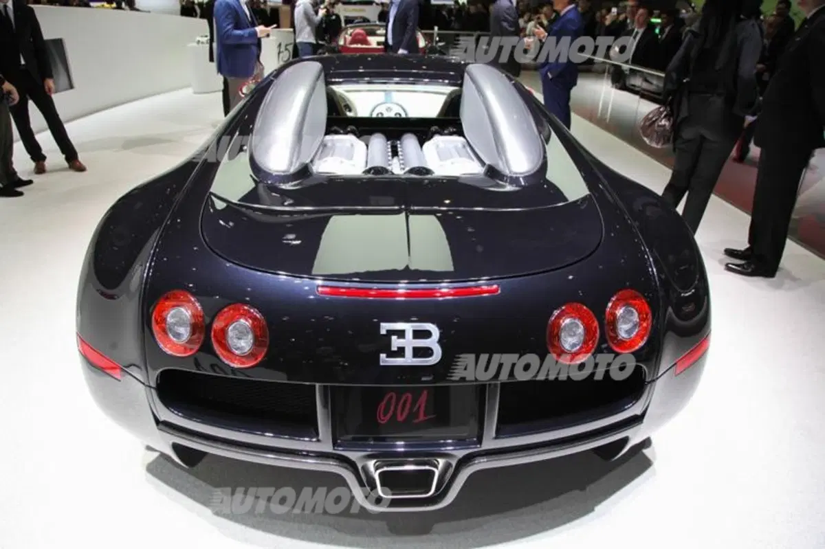 Bugatti al Salone di Ginevra 2015 (17)
