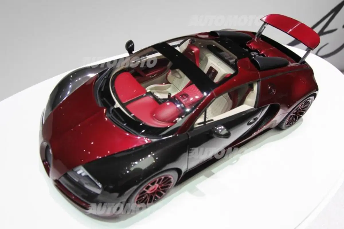 Bugatti al Salone di Ginevra 2015 (23)