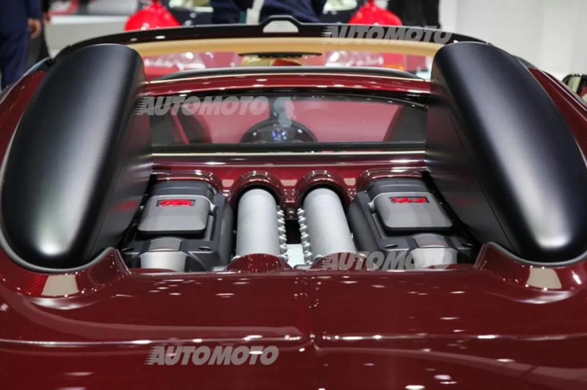 Bugatti al Salone di Ginevra 2015 (29)