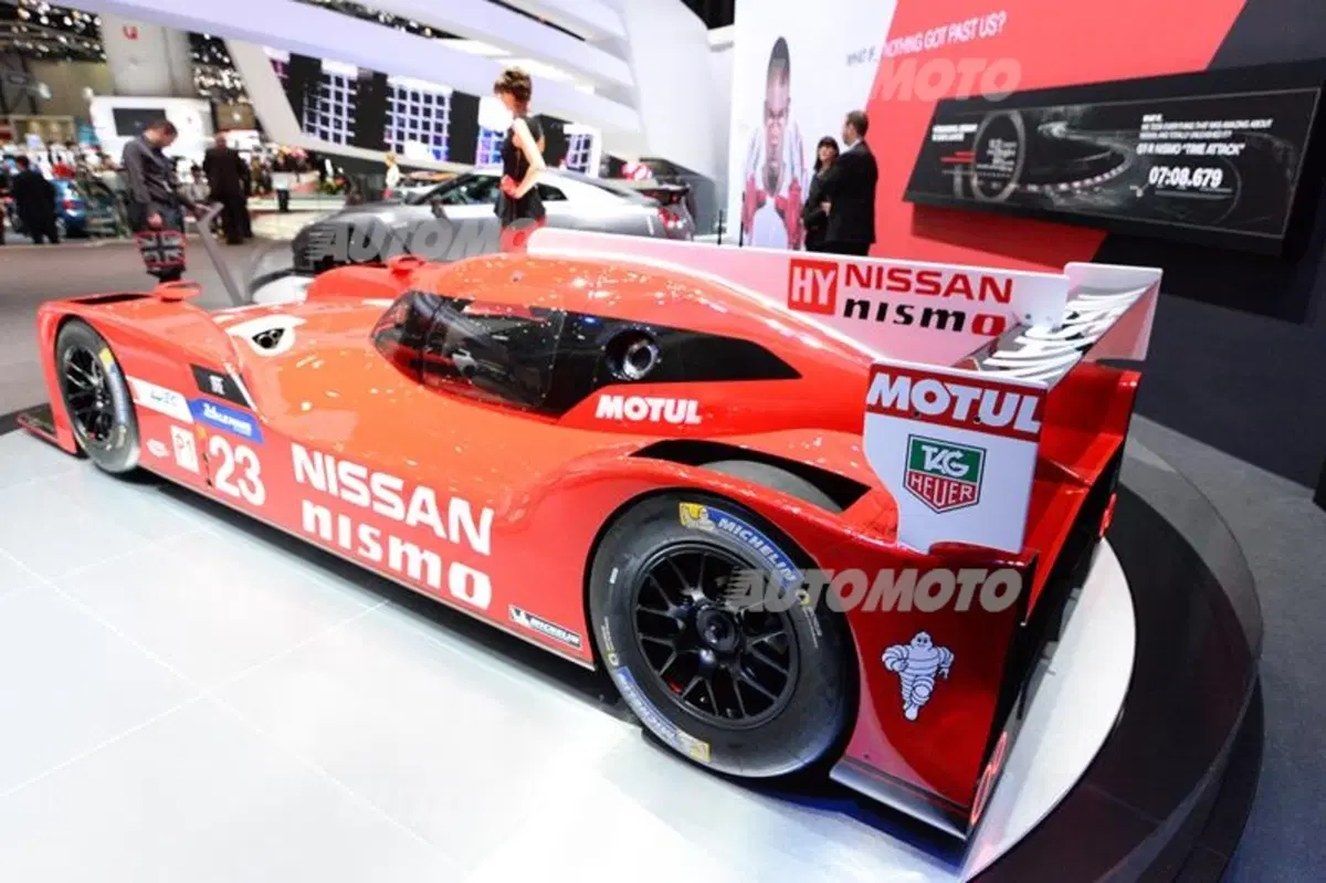 Nissan al Salone di Ginevra 2015 (24)