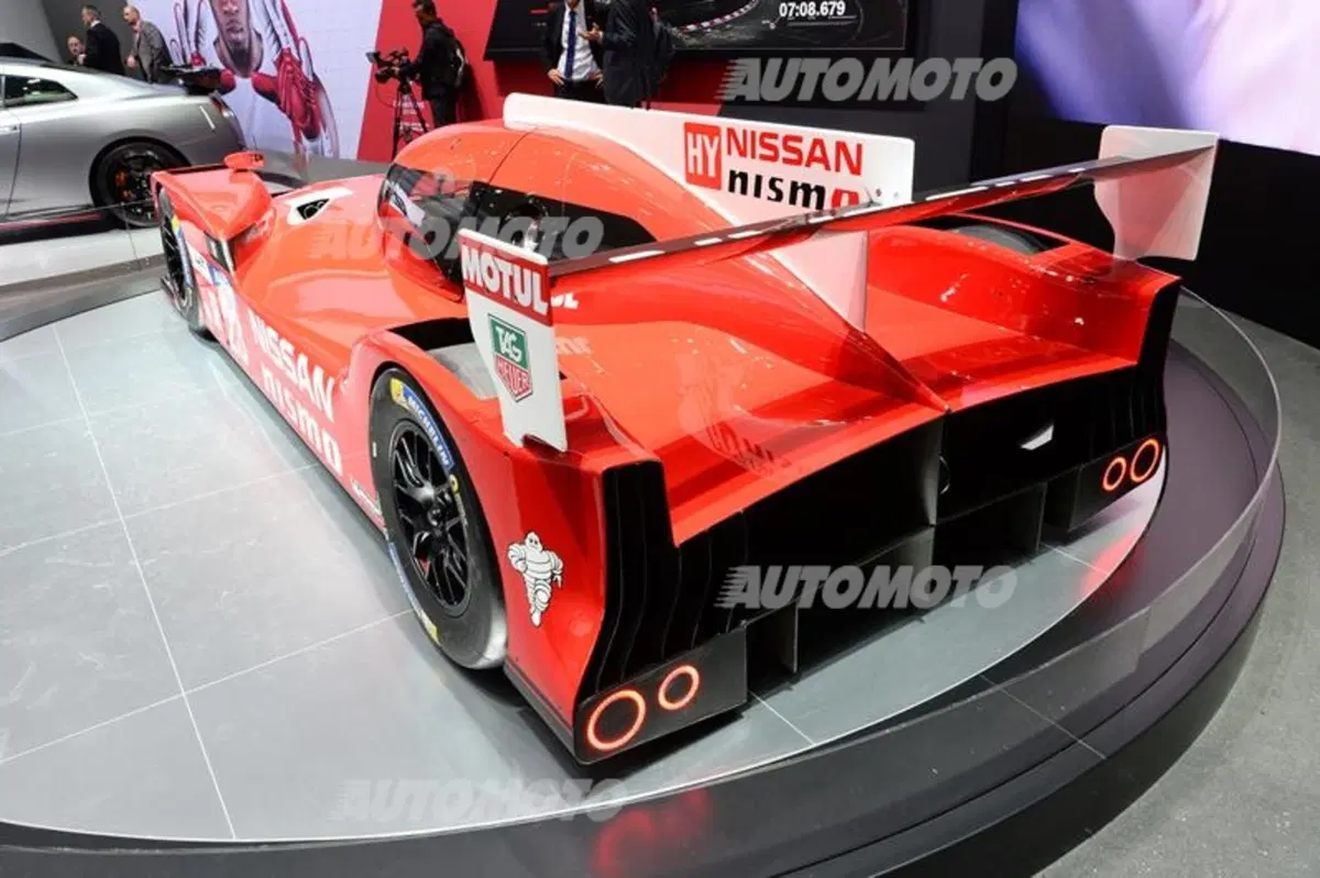 Nissan al Salone di Ginevra 2015 (30)