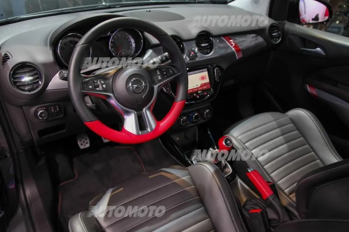 Opel al Salone di Ginevra 2015 (20)