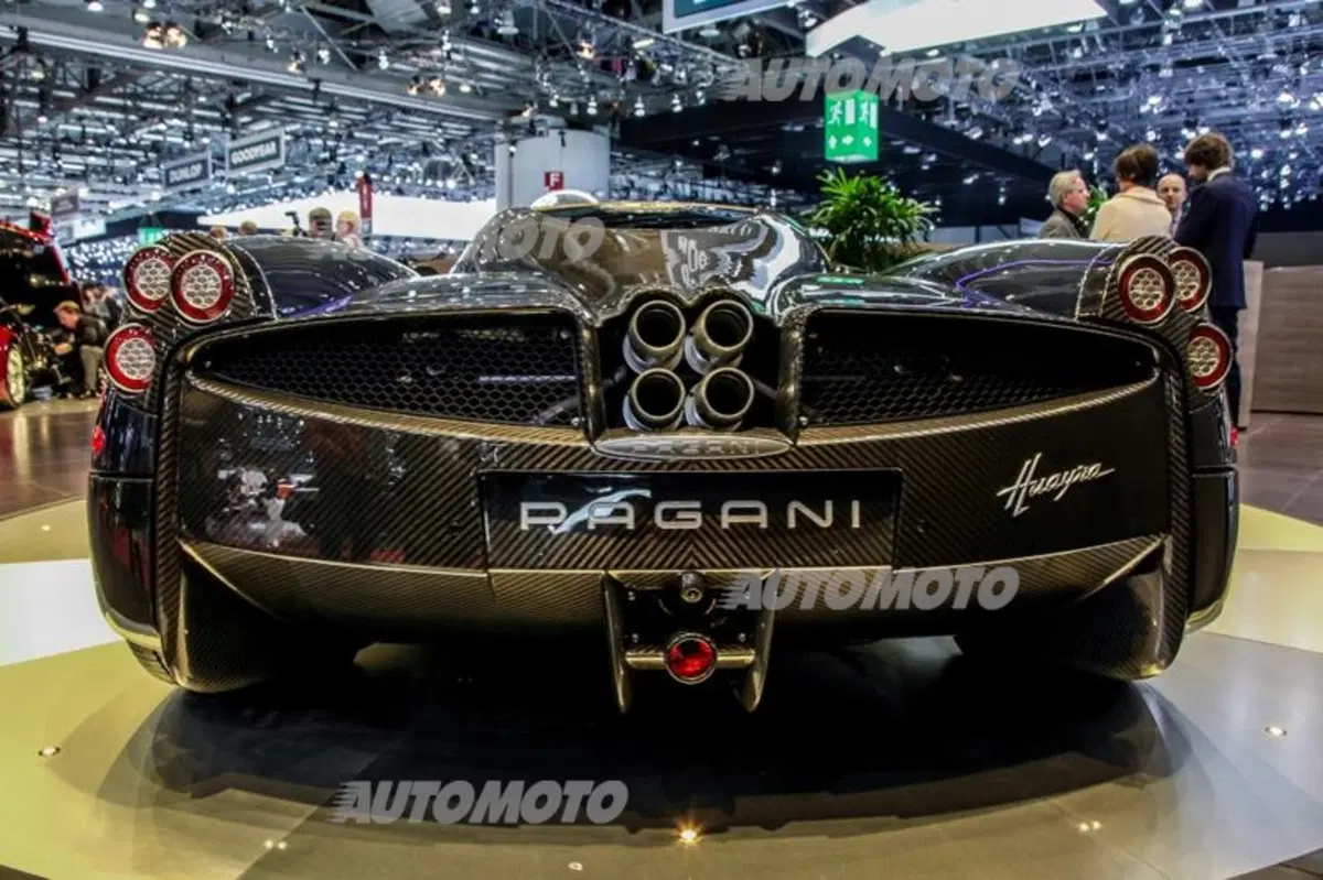 Pagani al Salone di Ginevra 2015 (2)