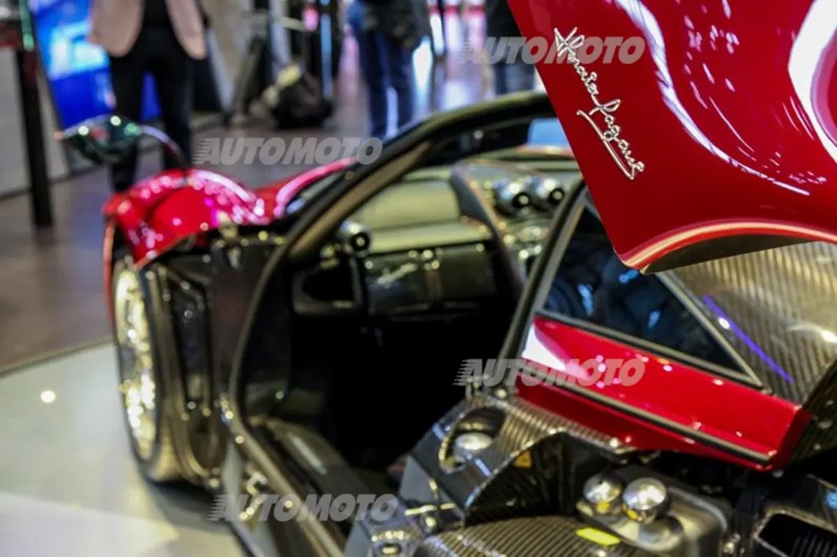 Pagani al Salone di Ginevra 2015 (4)