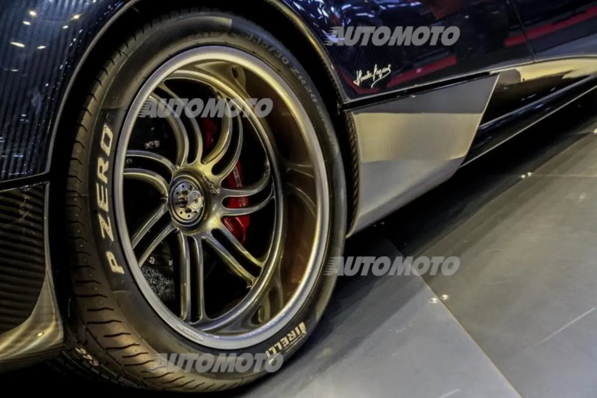 Pagani al Salone di Ginevra 2015 (6)