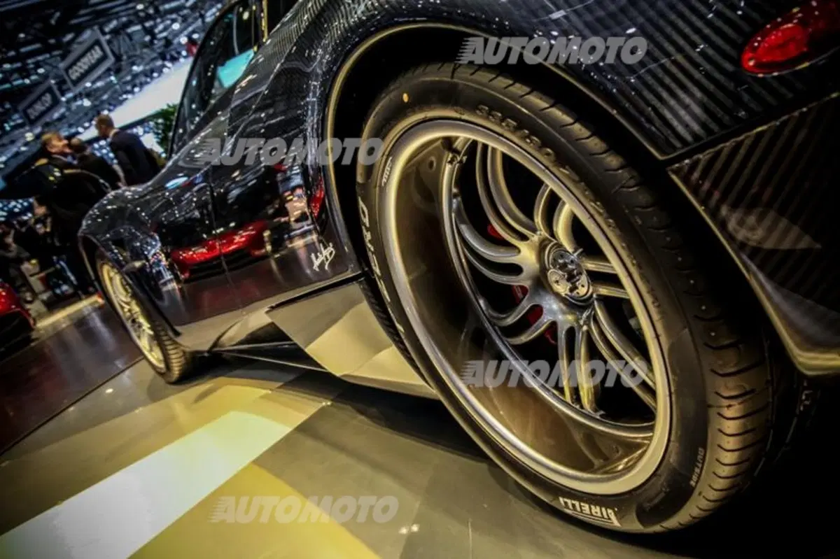 Pagani al Salone di Ginevra 2015 (7)