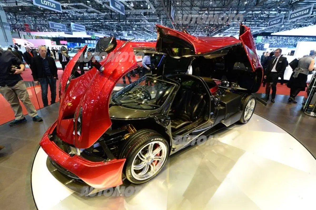 Pagani al Salone di Ginevra 2015 (12)