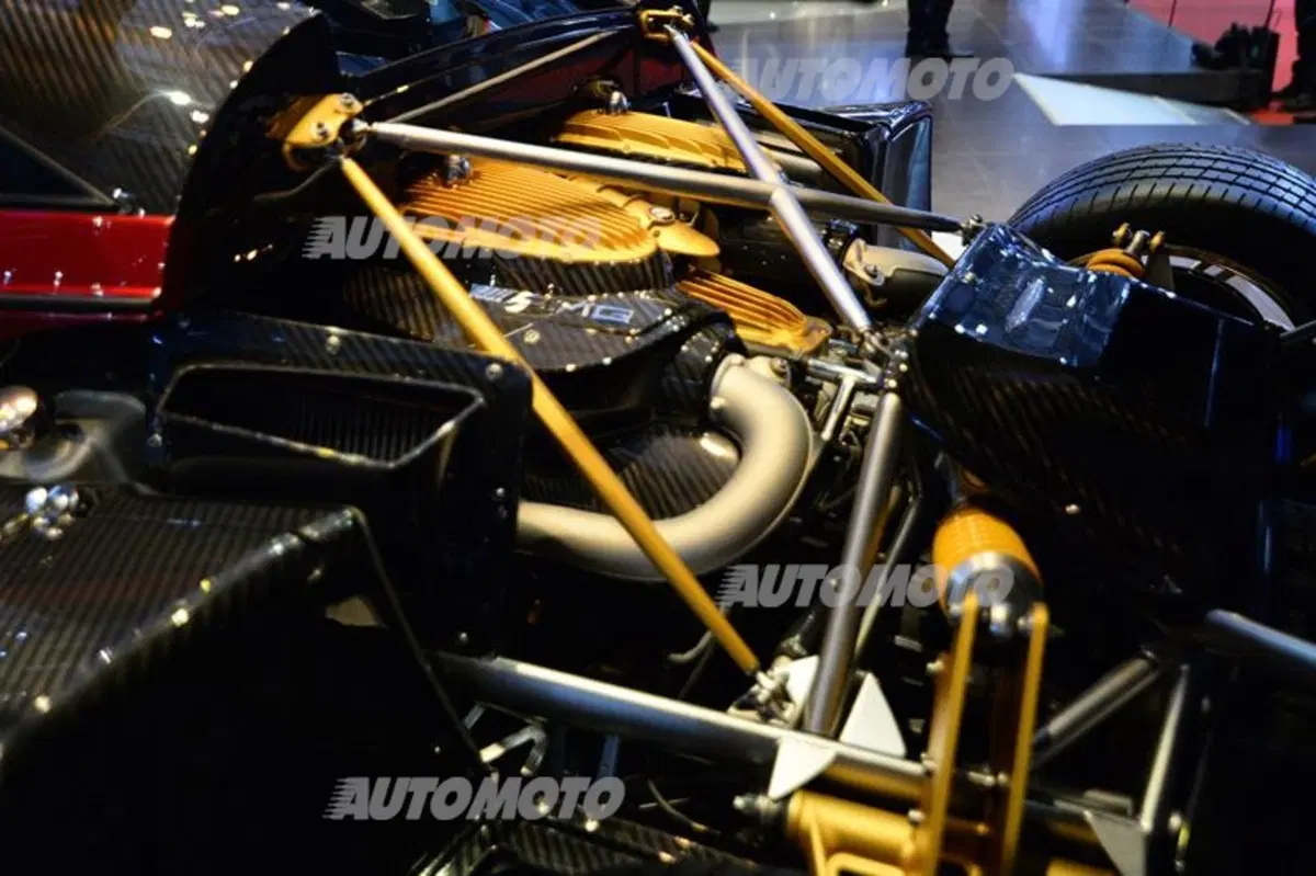 Pagani al Salone di Ginevra 2015 (17)