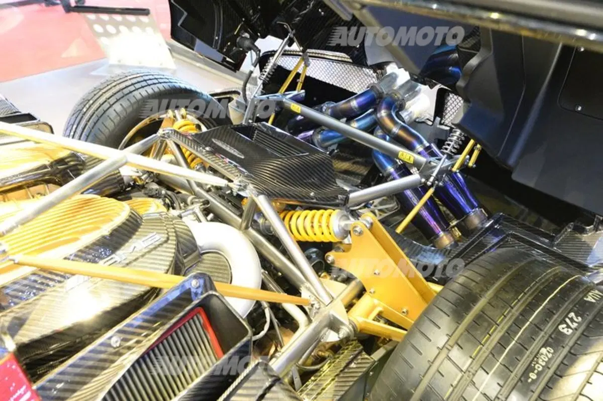 Pagani al Salone di Ginevra 2015 (22)