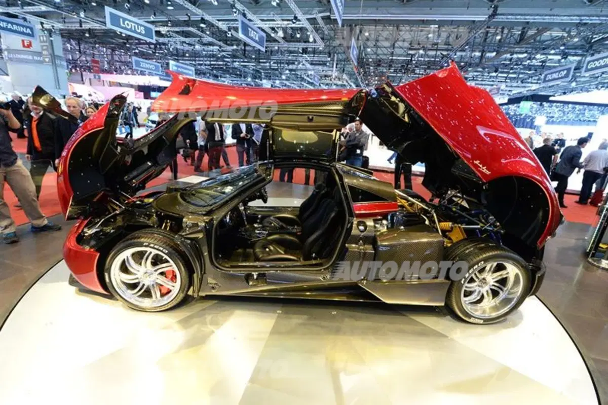 Pagani al Salone di Ginevra 2015 (26)