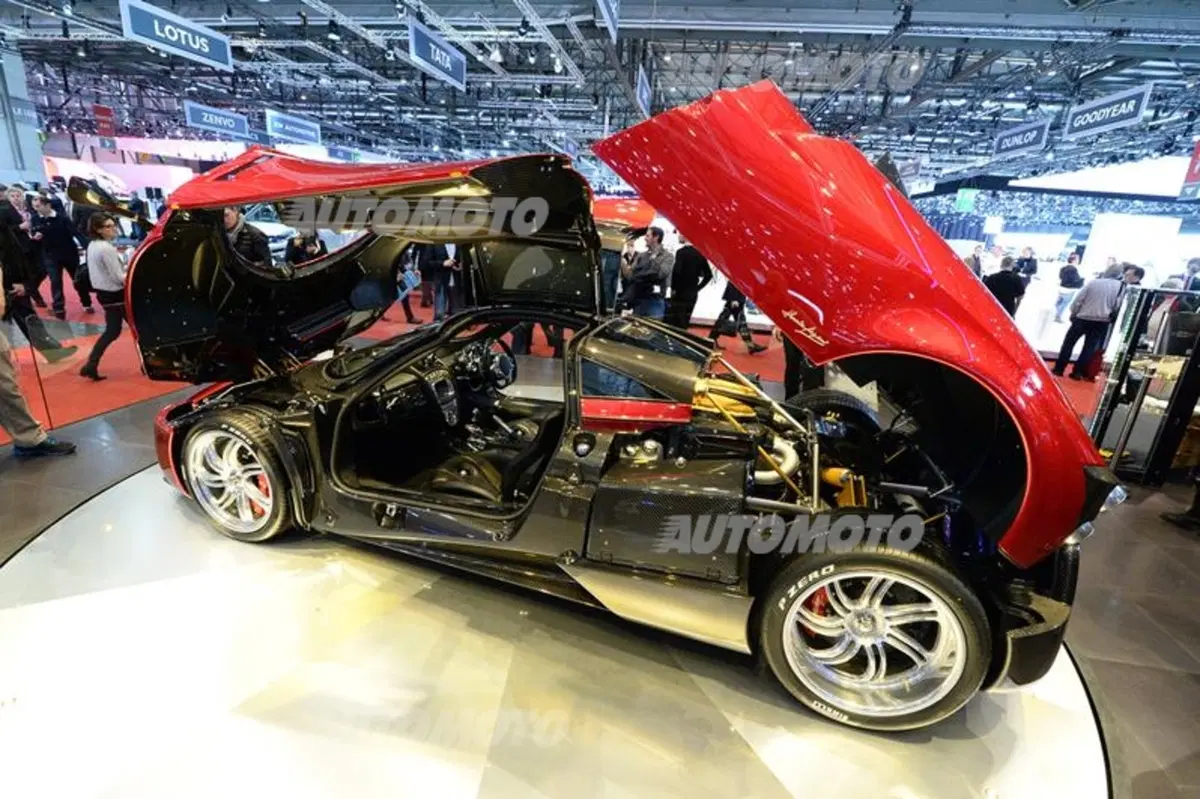 Pagani al Salone di Ginevra 2015 (31)