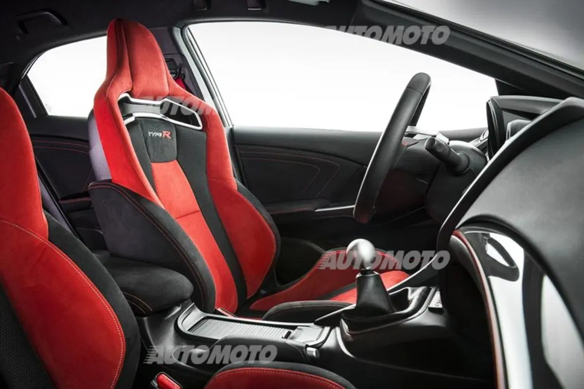 Honda Civic Type-R: sportiva turbo da 270 km/h! (8)