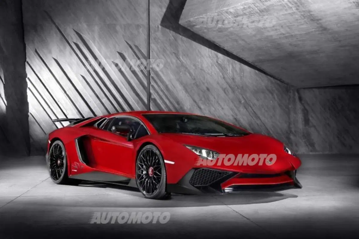 Lamborghini Aventador SuperVeloce con il V12 da 750 CV
