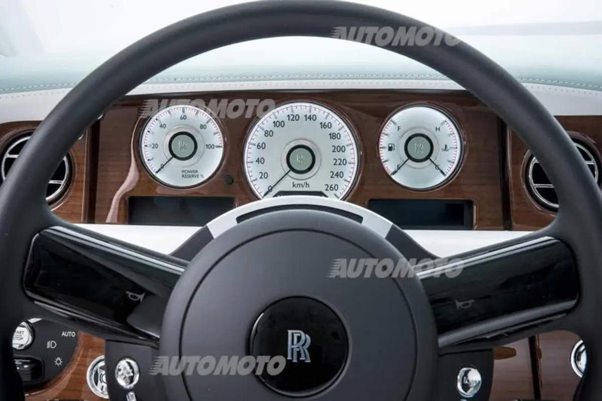 Rolls Royce Phantom Serenity: un esemplare senza precedenti (10)