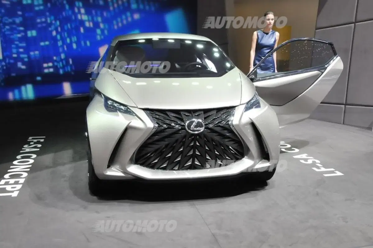 Lexus LF-SA Concept: city-car di lusso (3)