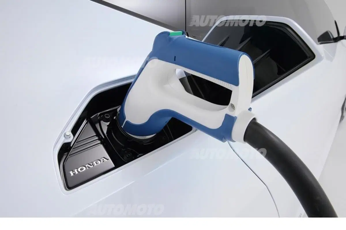 Honda FCV Concept: motore elettrico fuell-cell (18)
