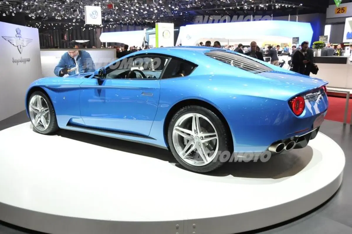 Touring Superleggera Berlinetta Lusso: one-off da sogno su base Ferrari F12 (2)