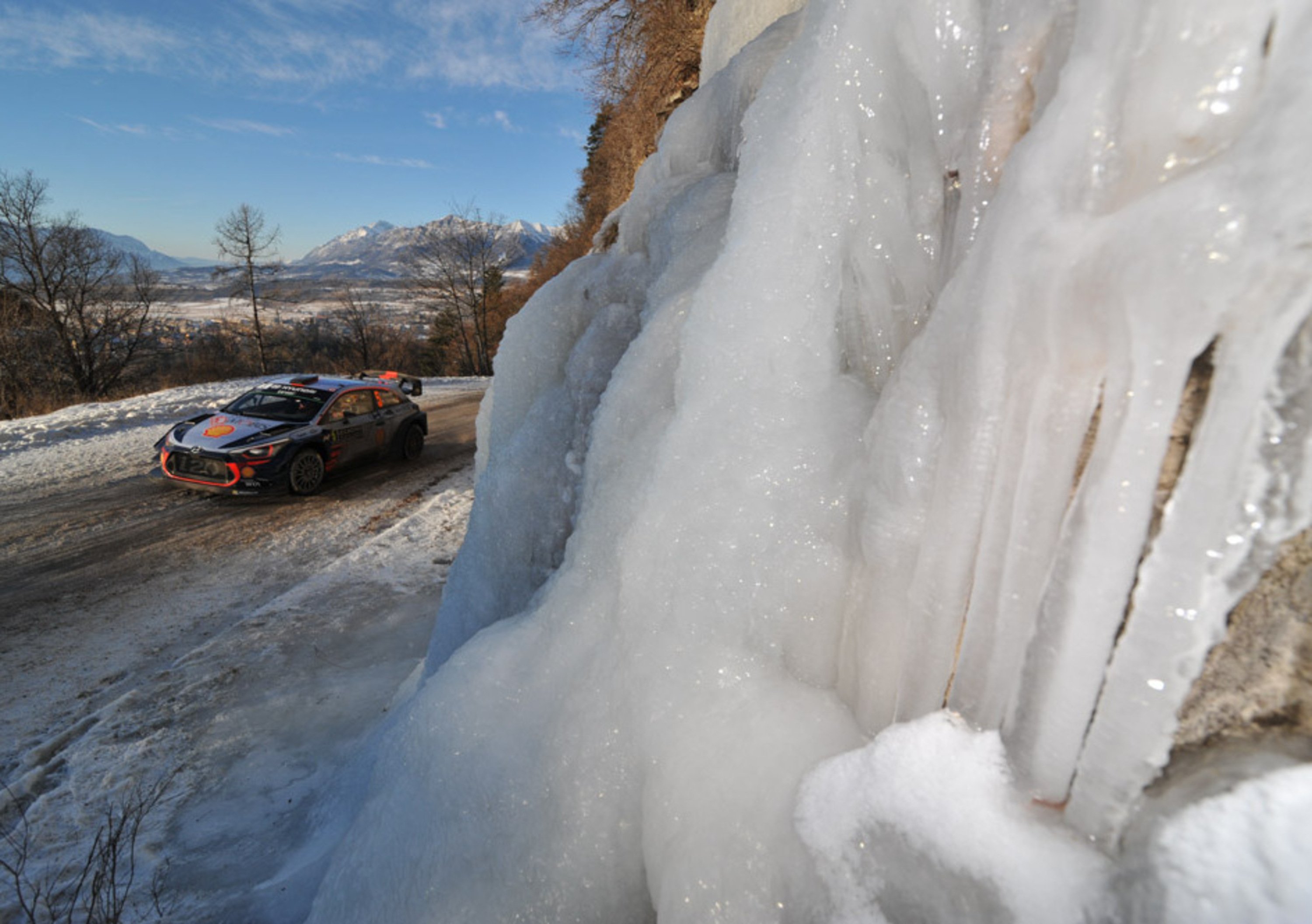 WRC17. Guarda Guarda, Neuville e la sua Hyundai!