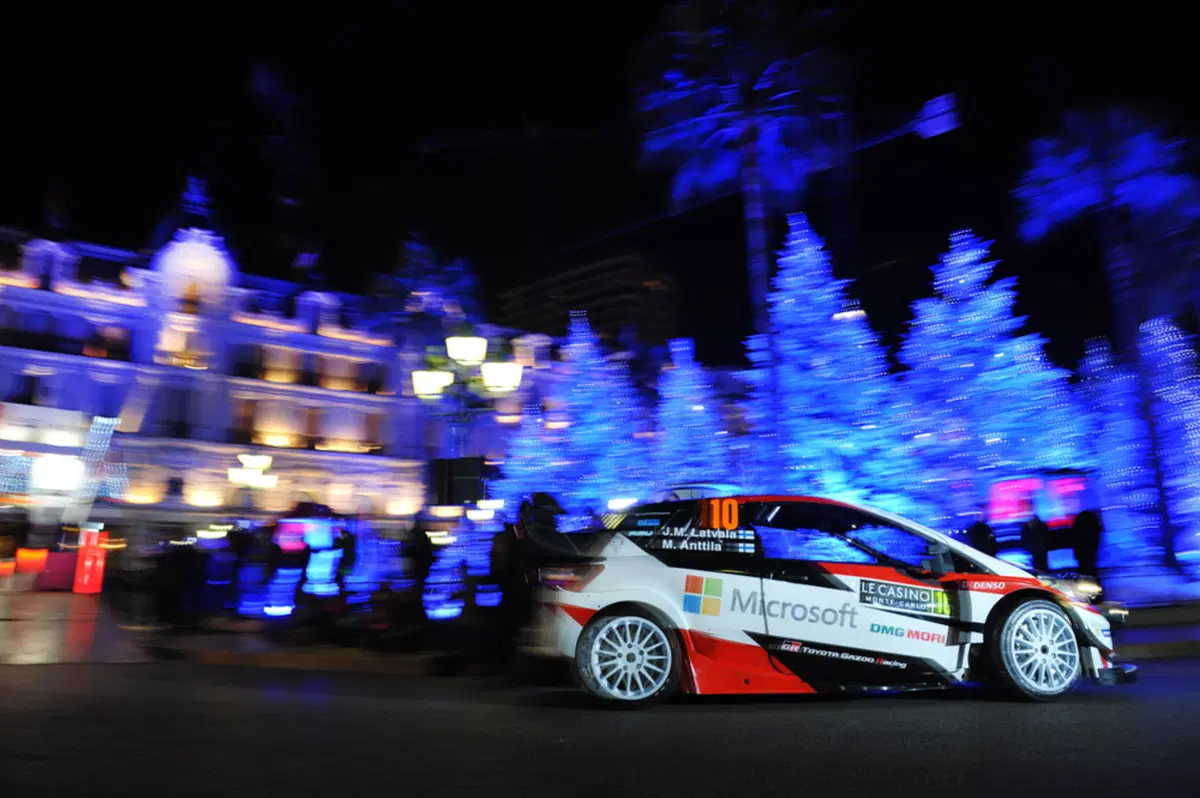 WRC17. Guarda Guarda, Neuville e la sua Hyundai! (13)