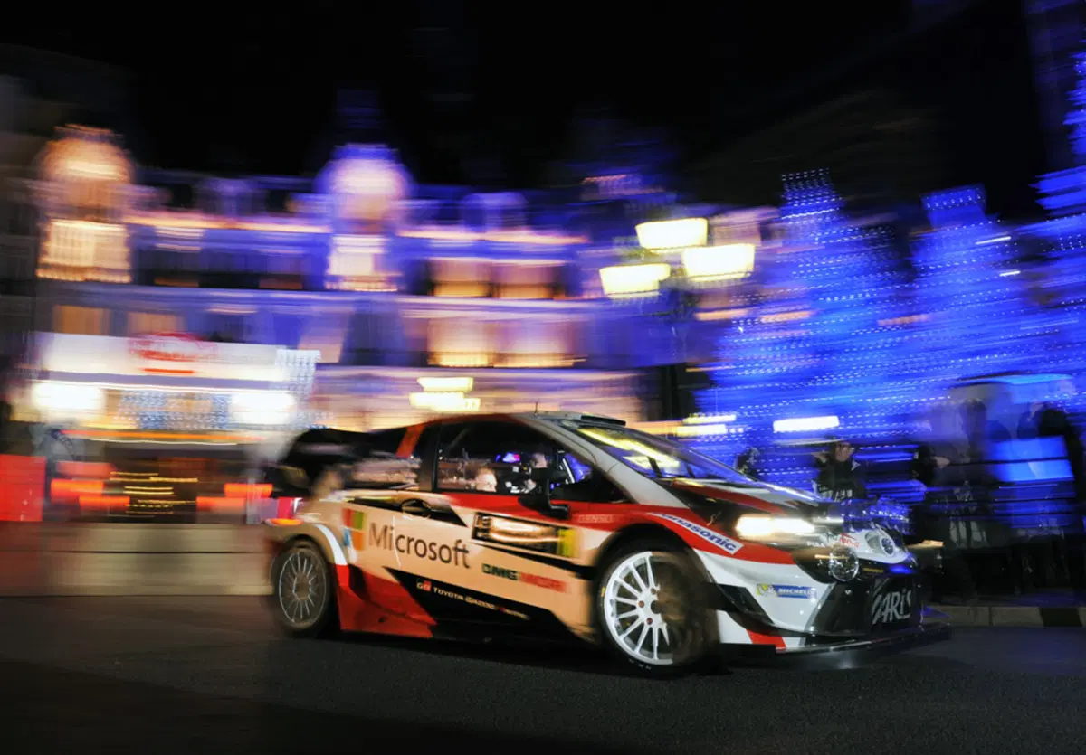 WRC17. Guarda Guarda, Neuville e la sua Hyundai! (16)