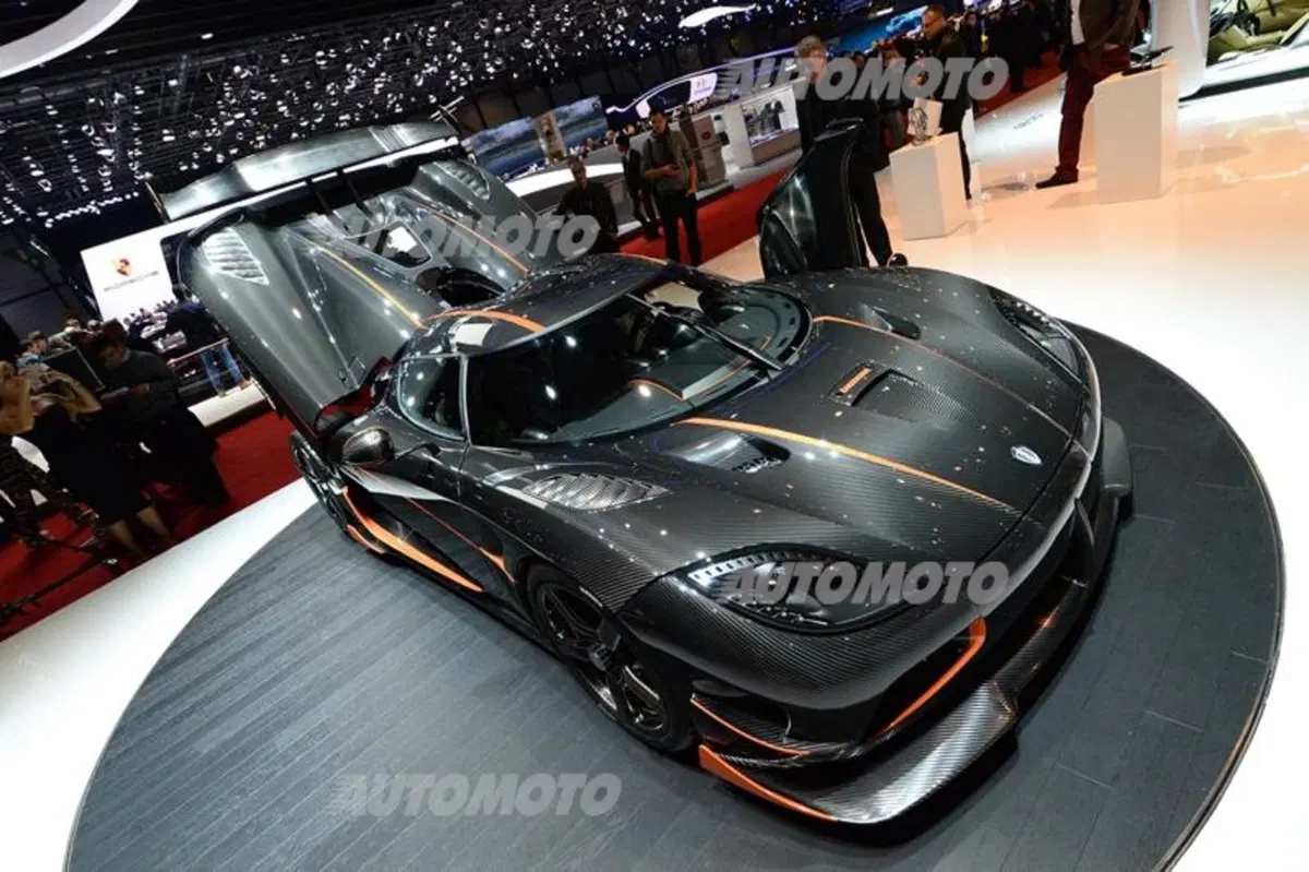 Salone di Ginevra 2015: tutte le supercar [Video] (15)