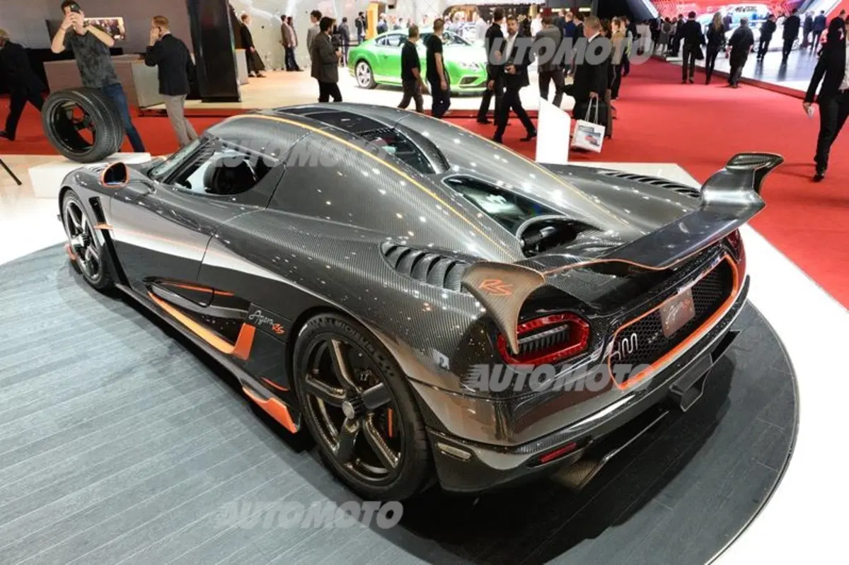 Salone di Ginevra 2015: tutte le supercar [Video] (16)